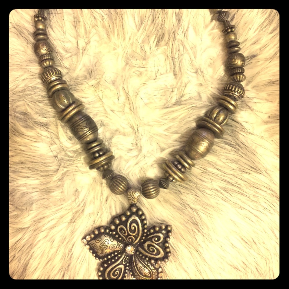 Super cute flower necklace